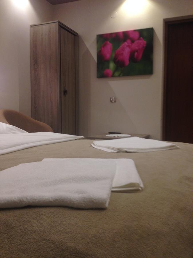 Hotel Mis Бохня Екстериор снимка