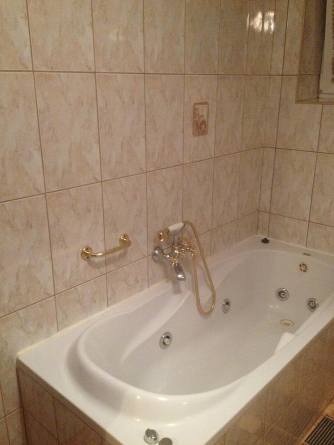 Hotel Mis Бохня Екстериор снимка